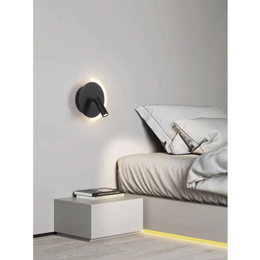 Moderne Wandlampe für Bett