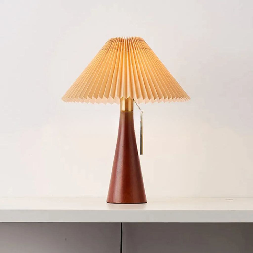 Retro gefaltete Tischlampe in festem Holz