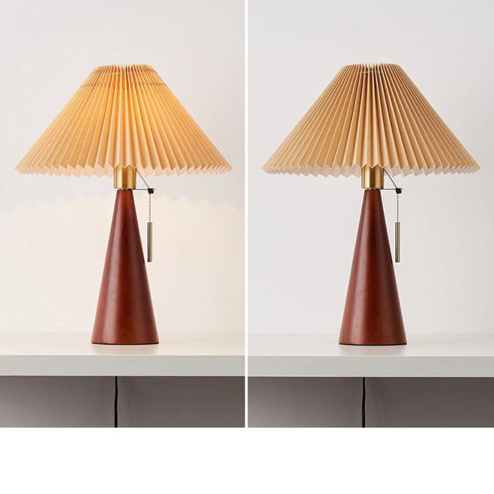 Retro gefaltete Tischlampe in festem Holz