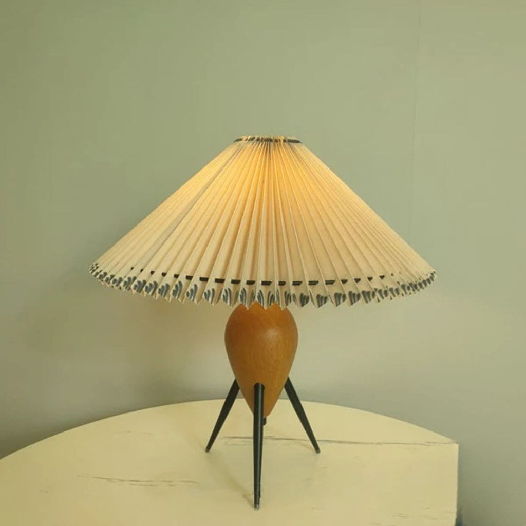 Retro -Holztischlampe