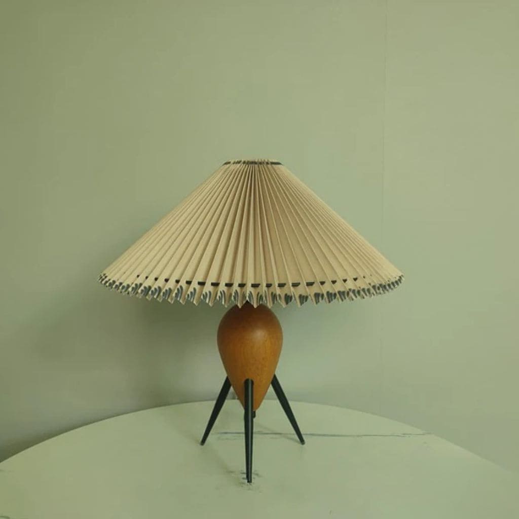 Retro -Holztischlampe